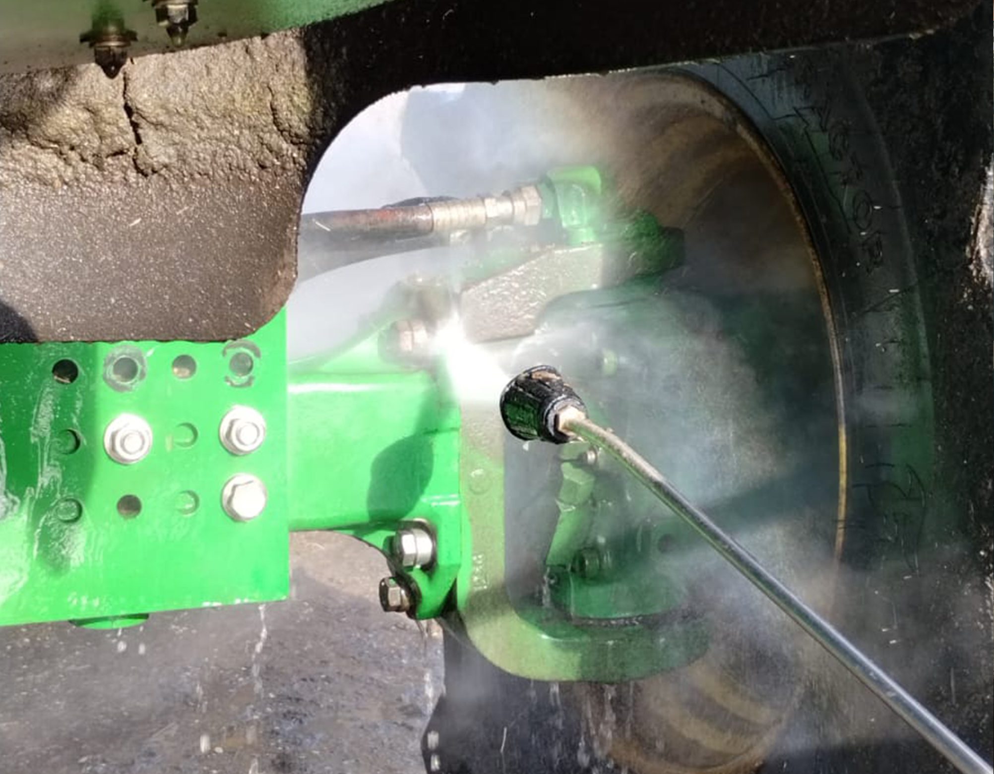 Como remover graxa pesada de máquinas agrícolas
