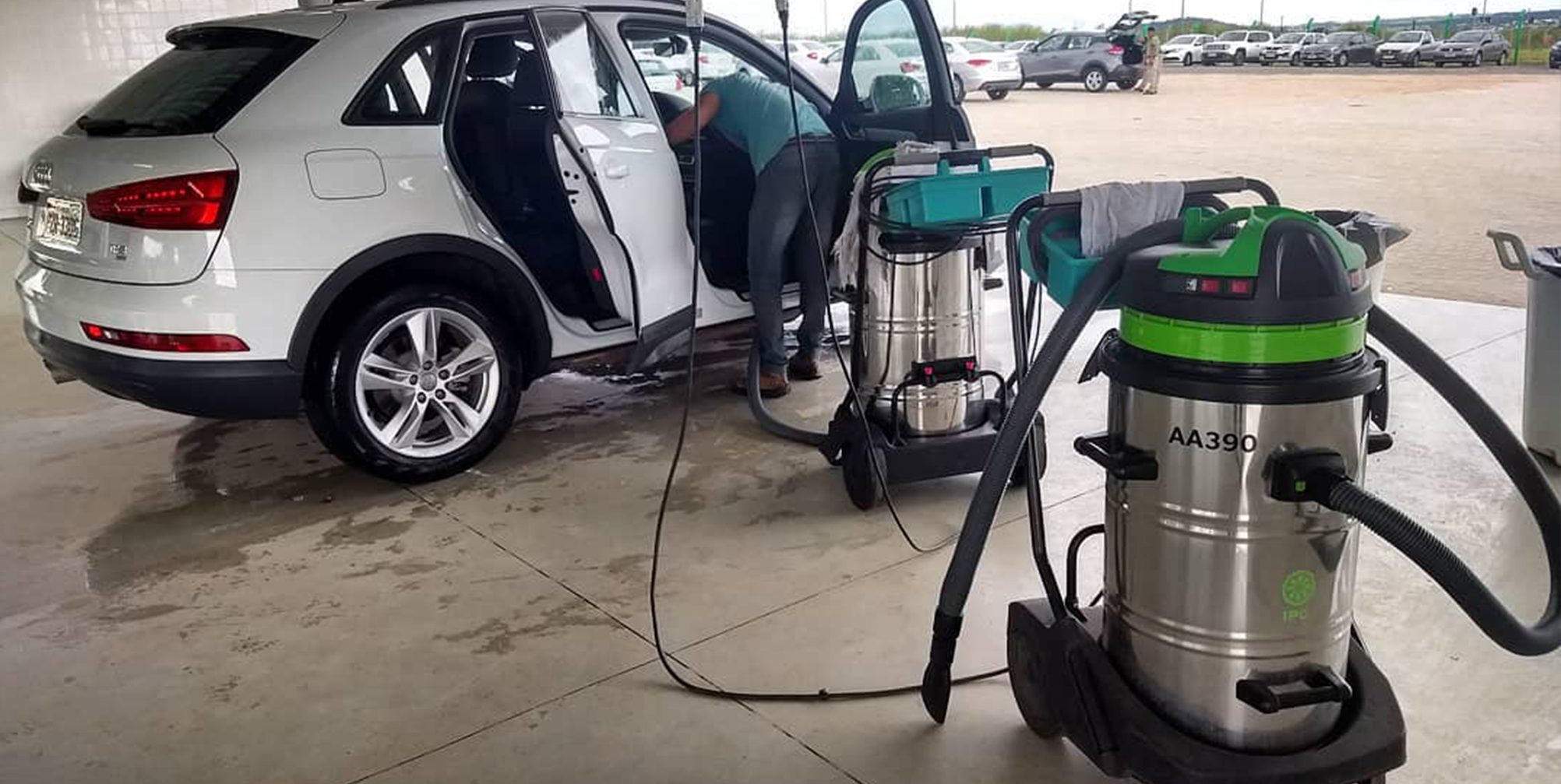 Diferença entre limpeza automotiva comum e profissional